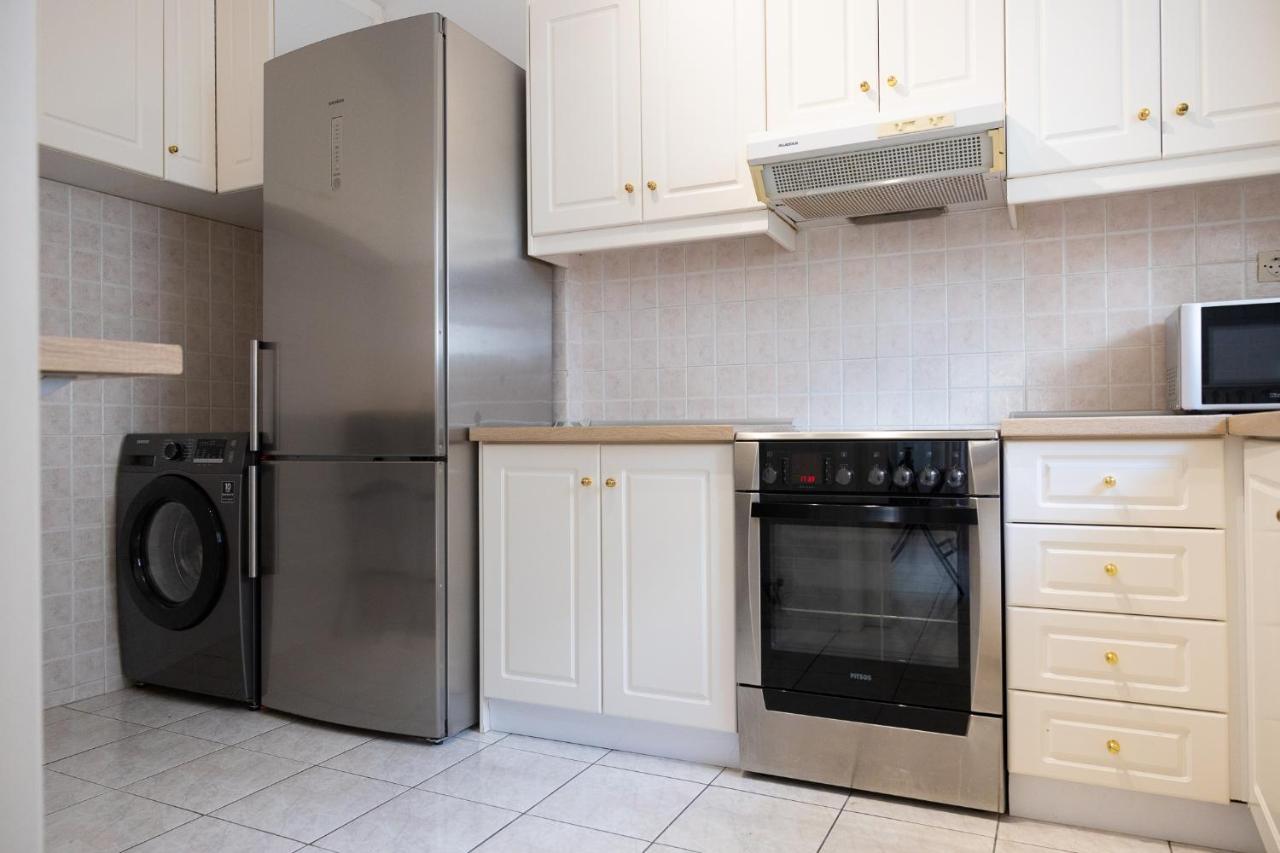 Spacious Apartment Close To The Sea And The City Center 아테네 외부 사진