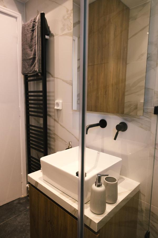 Spacious Apartment Close To The Sea And The City Center 아테네 외부 사진